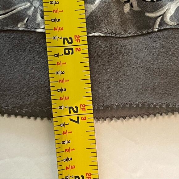 White House Black Market Gray Cream Paisley Pure Silk Beaded Skirt NWOT Size 4 - Picture 11 of 11